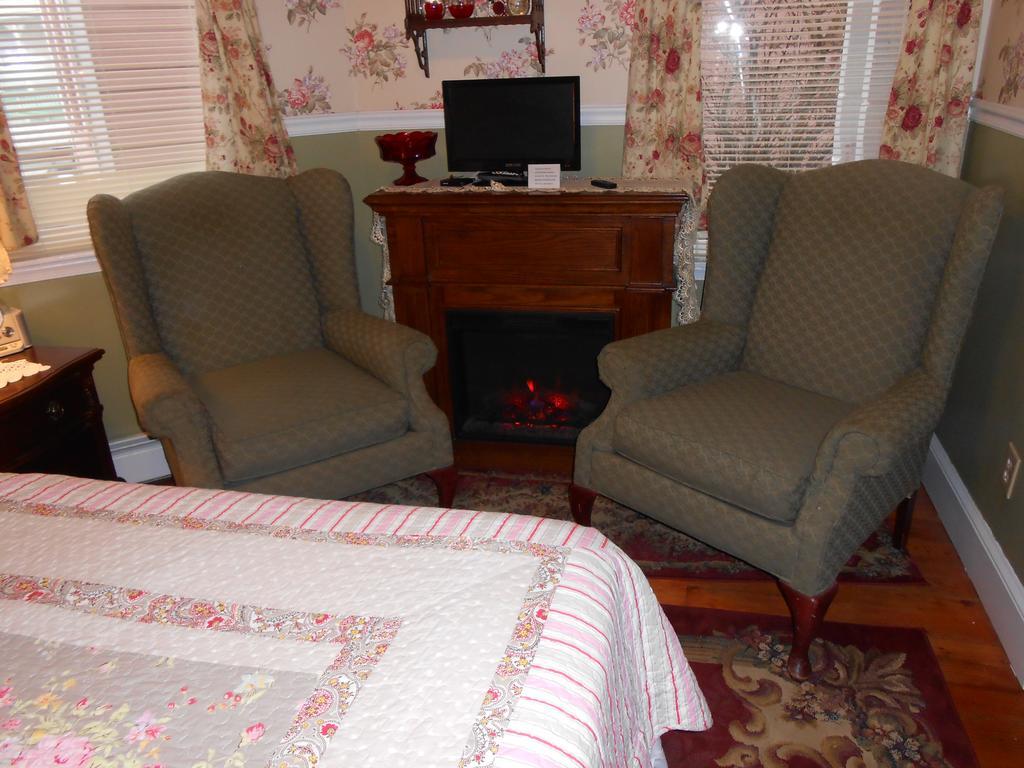 Angel Of The Sea Bed And Breakfast Cape May Exterior photo