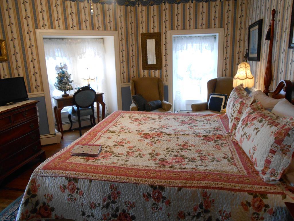 Angel Of The Sea Bed And Breakfast Cape May Room photo